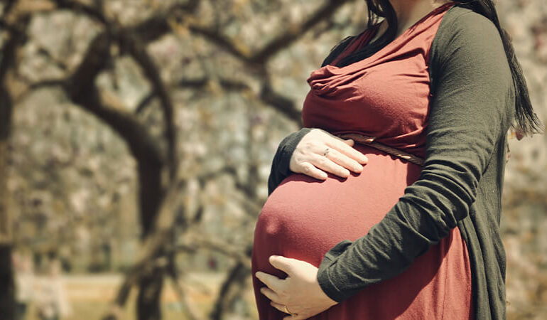 Retorno de grávidas ao trabalho presencial é publicado no DOU; veja regras